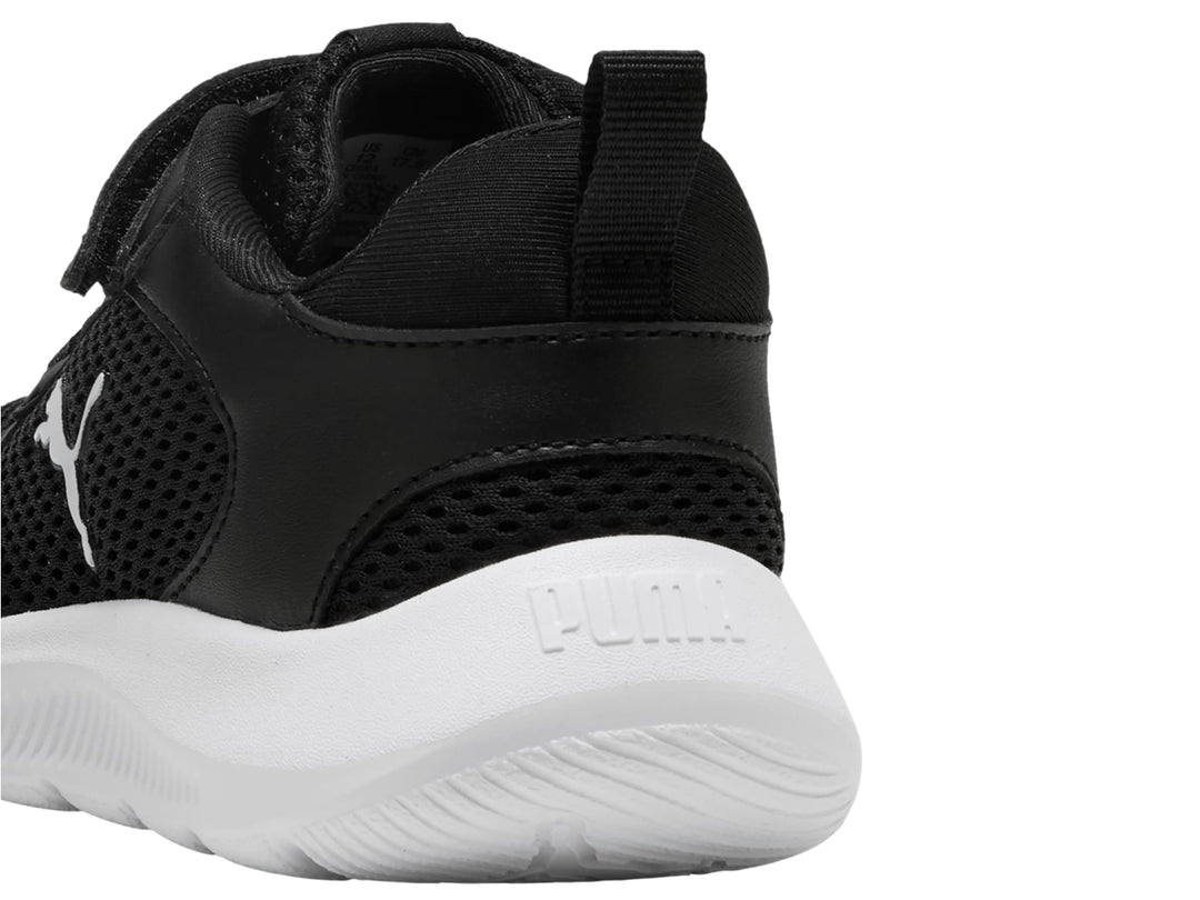 Tenis PUMA Fun Racer 2 AC+ PS en color negro con suela blanca, diseño deportivo para niño o niña.