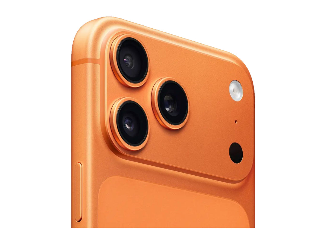 iPhone 17 Pro Max en color naranja con vista trasera y frontal sobre fondo blanco.