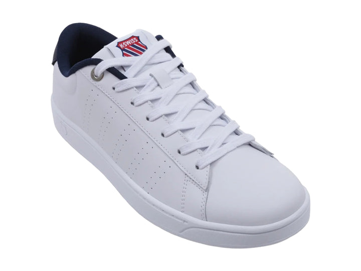Tenis K-Swiss blancos de corte bajo con detalle en el talón color teal y suela blanca.