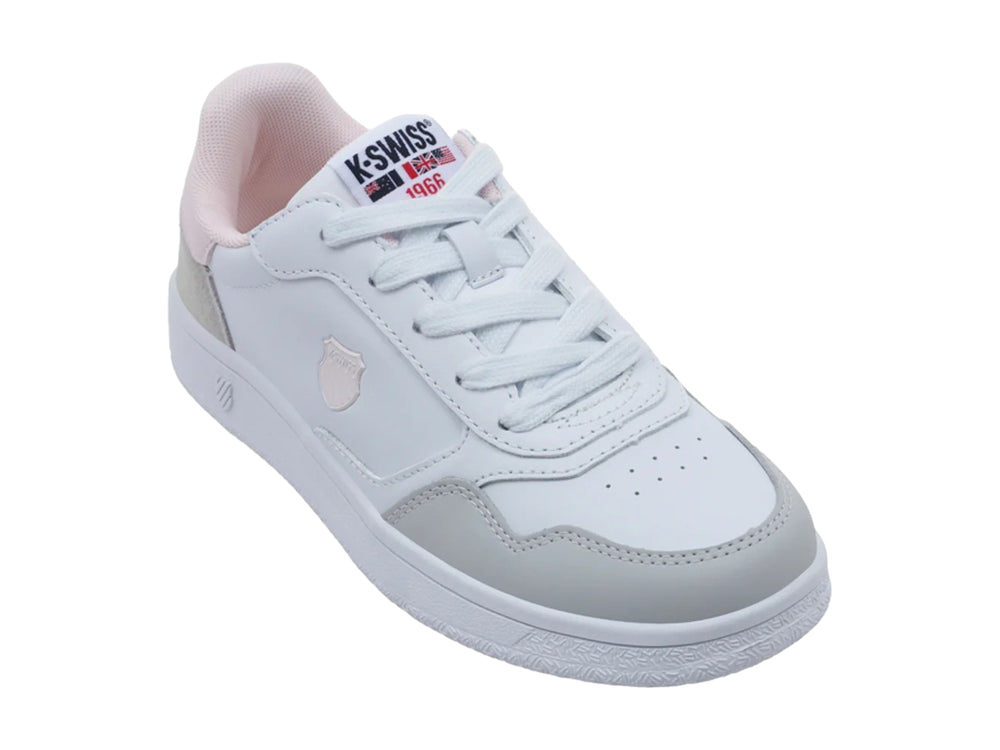 Tenis K-Swiss blancos con detalles en rosa y gris, diseño deportivo para niña.