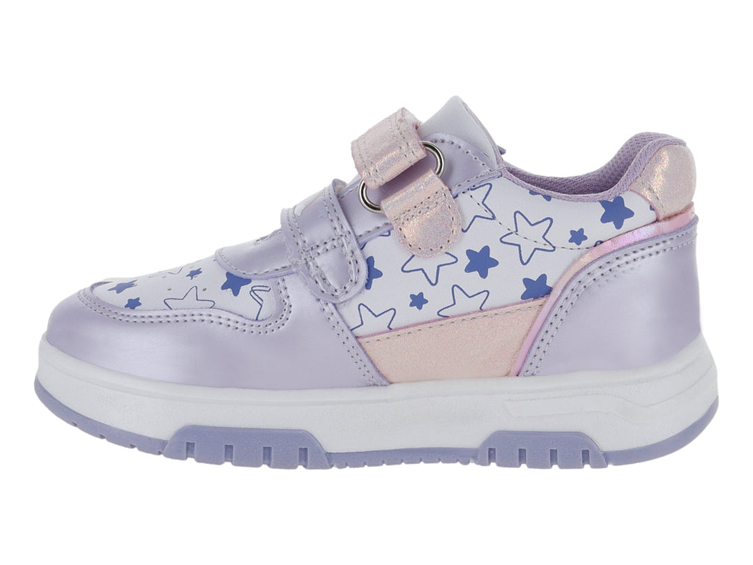 Tenis infantiles color blanco y lila con estampado de estrellas y cierre de velcro.