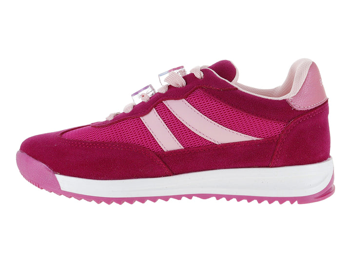 Tenis deportivos color rosa con franjas rosa claro y suela blanca.