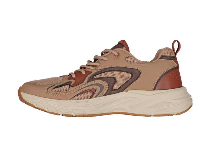 Tenis Charly Fashion Sport en color beige y café con suela robusta y diseño moderno.