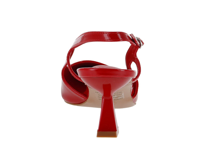 Zapato de tacón rojo brillante de charol con punta afilada y correa ajustable.