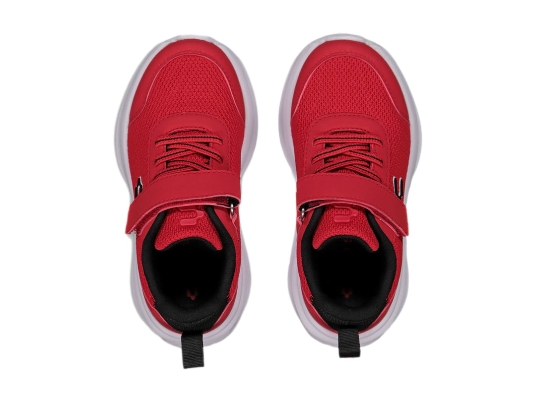 Tenis deportivos Charly color rojo con suela blanca y correa de velcro.