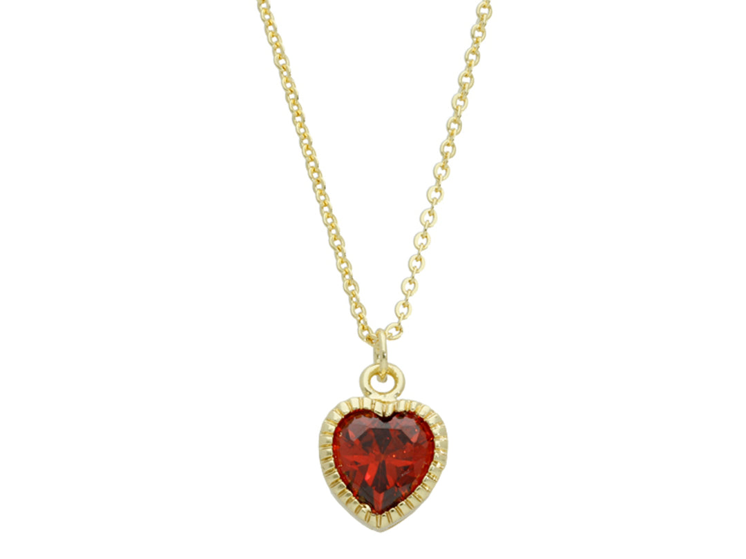 Collar dorado con dije en forma de corazón con cristal rojo brillante.