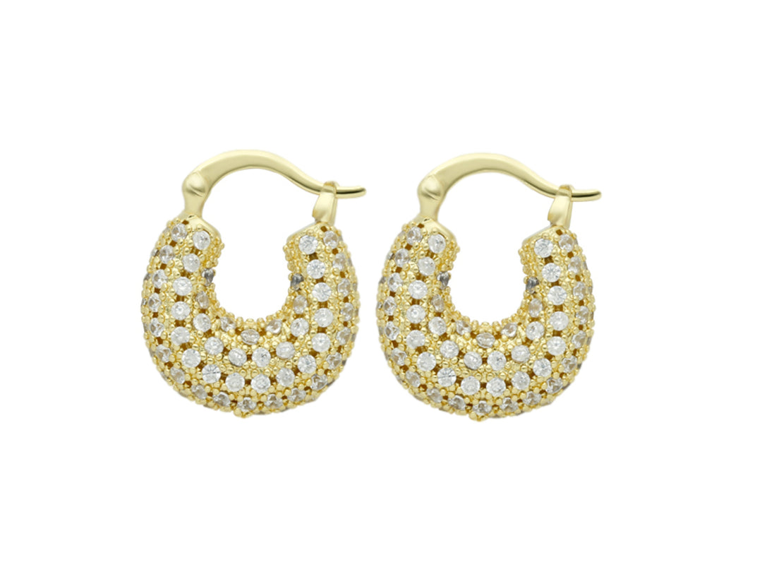 Par de pendientes tipo arracada en color dorado con incrustaciones de cristales brillantes.