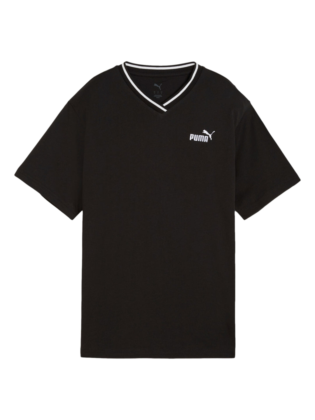 Mujer vistiendo playera PUMA negra de cuello en V con ribete blanco y logotipo en el pecho.