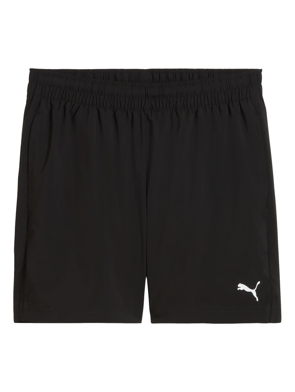 Hombre vistiendo shorts deportivos color negro de la marca PUMA.