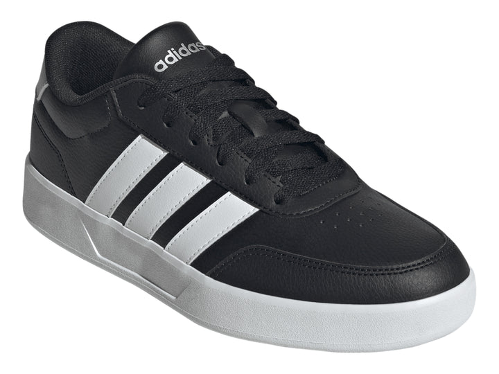 Tenis Adidas Breaknet 3.0 color negro con tres franjas laterales y suela blanca.