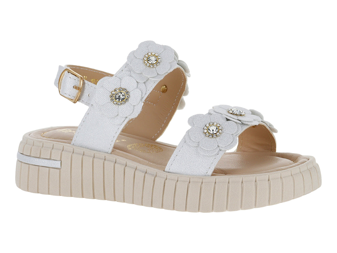 Sandalias color plata con adornos de flores brillantes y suela de plataforma beige.