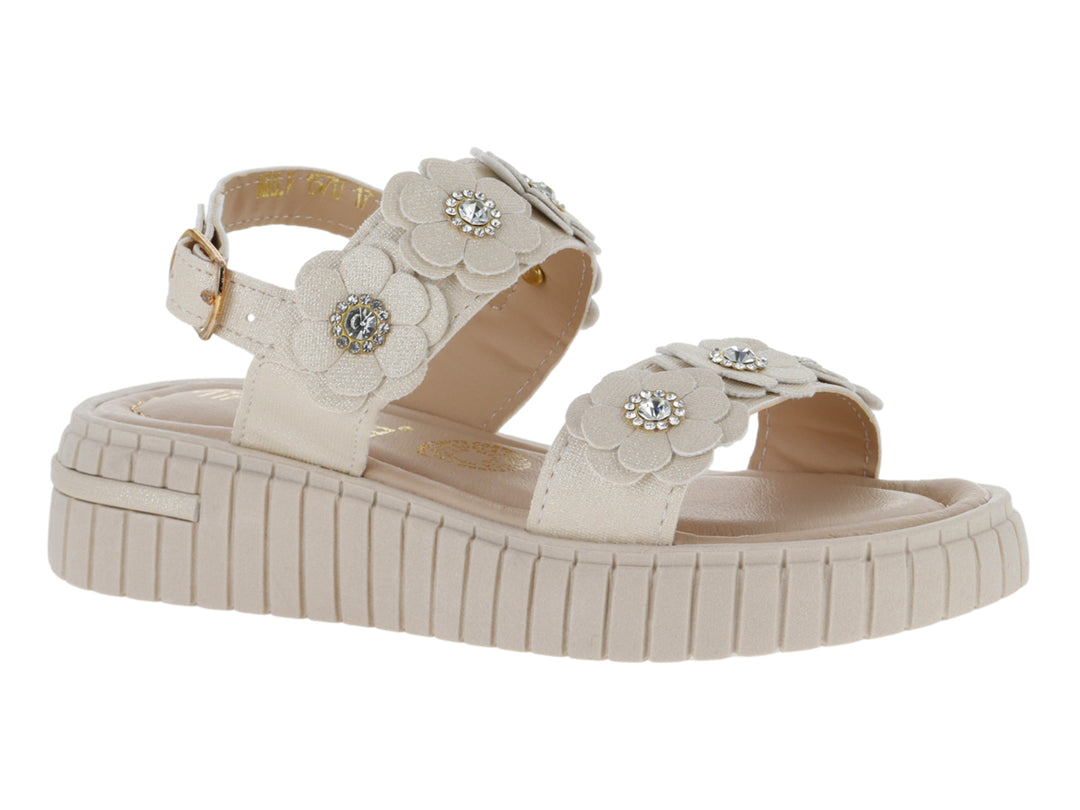 Sandalias color oro con plataforma y adornos de flores con cristales en el centro.