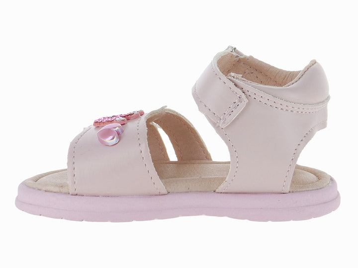 Sandalia para niña color beige y rosa con detalle brillante y correa de velcro.