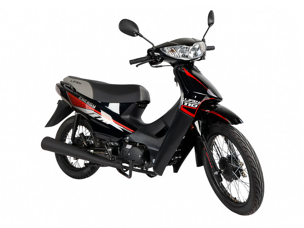 Motocicleta Lifan LF-110 color negro con detalles en rojo y blanco, vista lateral sobre fondo blanco.