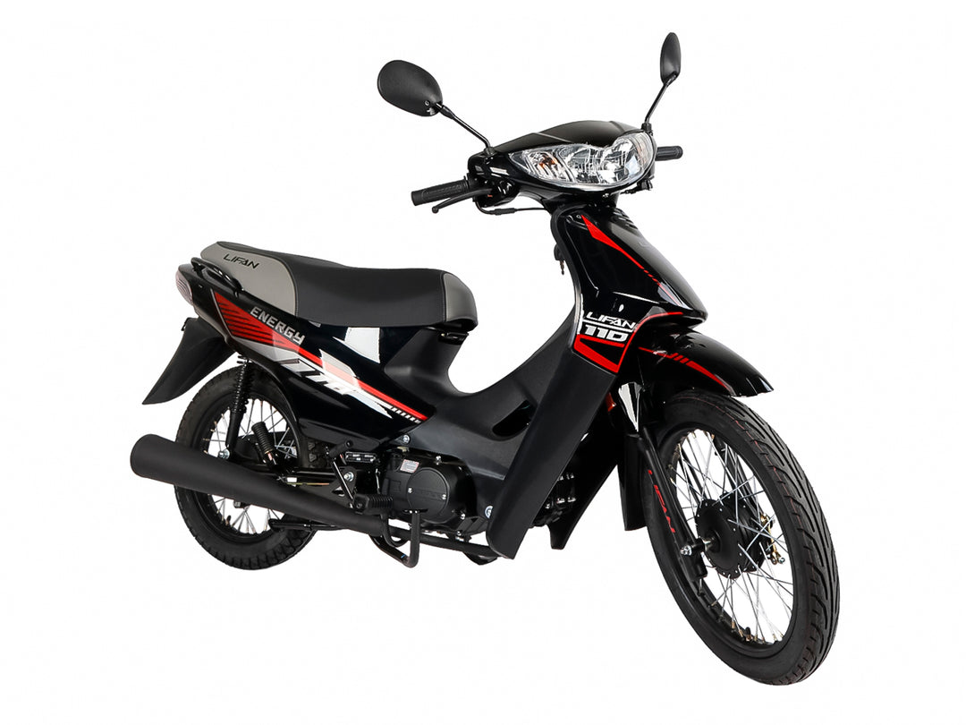 Motocicleta Lifan LF-110 color negro con detalles en rojo y blanco, vista lateral sobre fondo blanco.