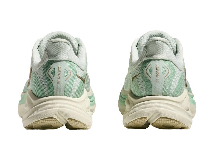 Tenis deportivos HOKA Clifton 10 en color verde menta y blanco con suela ancha amortiguada.