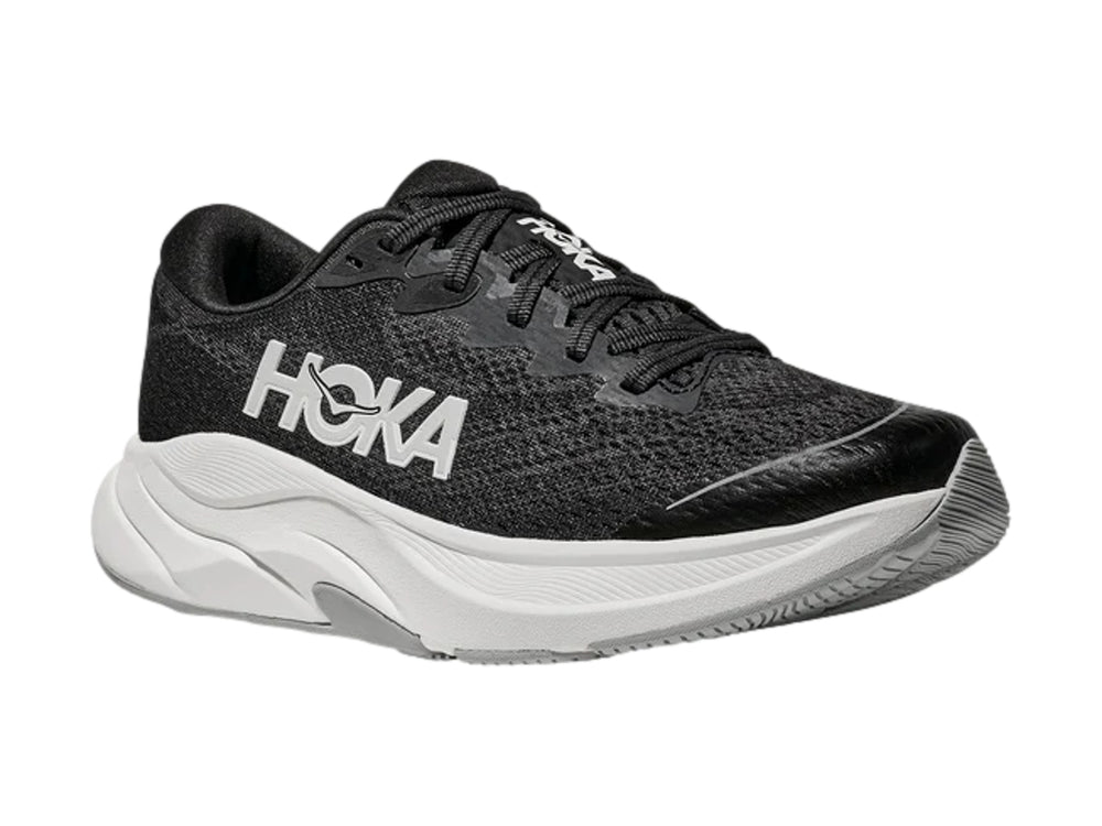 Tenis deportivos HOKA Rincon 4 para niños en color negro con suela blanca y logotipo blanco lateral.