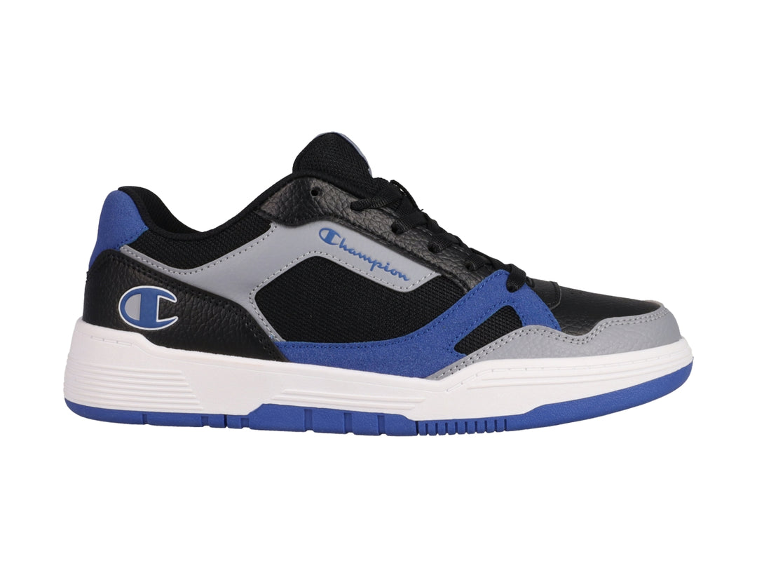 Tenis deportivos Champion en colores negro, gris y azul con suela blanca.