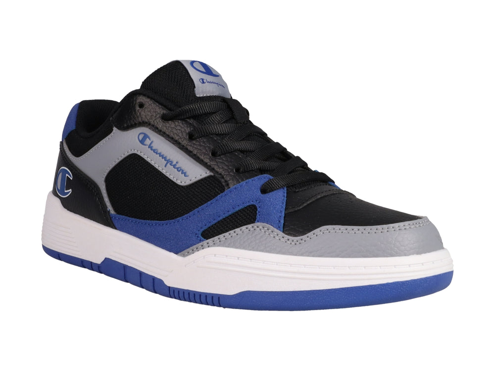 Tenis deportivos Champion en colores negro, gris y azul con suela blanca.