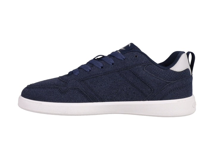 Tenis deportivos Champion en color azul marino con suela blanca y detalles en gris.