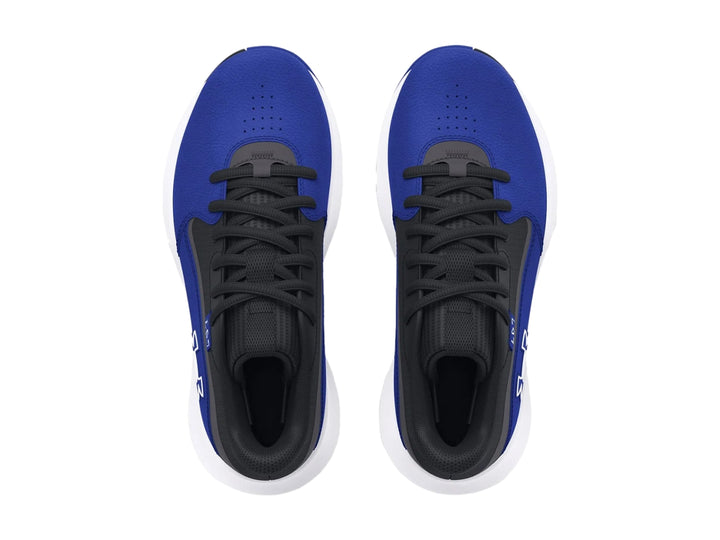 Tenis de baloncesto Under Armour en colores azul, negro y blanco.