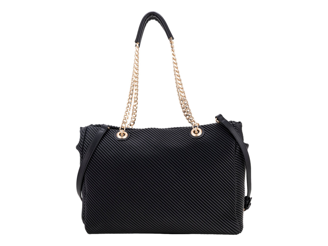 Bolsa de hombro Cloe color negro con textura diagonal, asa de cadena dorada y correa larga ajustable.