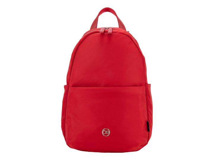 Mochila Cloe de color rojo con diseño liso, asa superior y un bolsillo frontal amplio.
