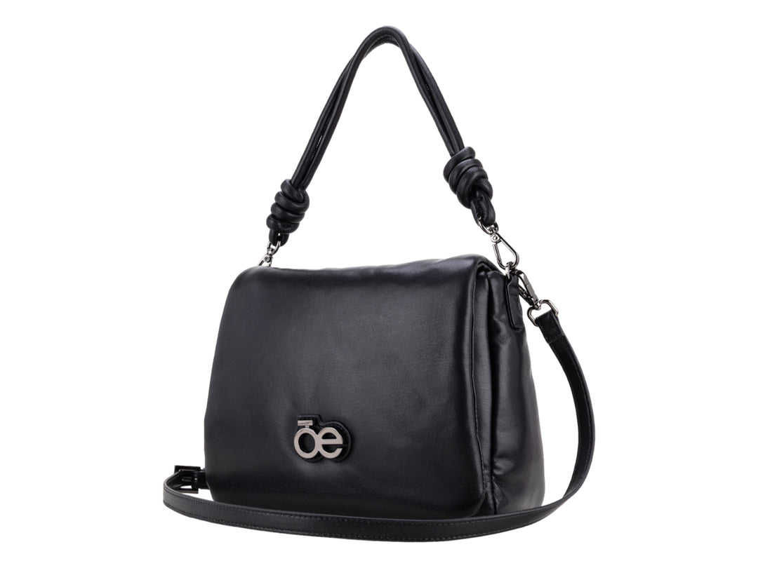 Bolso de mano color negro con asa superior anudada y logotipo metálico frontal.