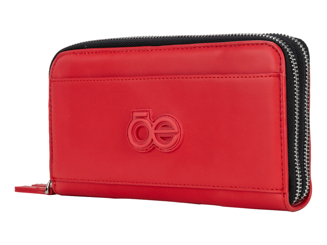 Cartera Cloe de color rojo con cierre negro y logotipo en relieve al centro.