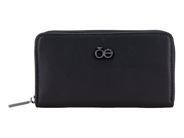 Cartera Cloe de color negro con cierre perimetral y logotipo metálico en el centro.