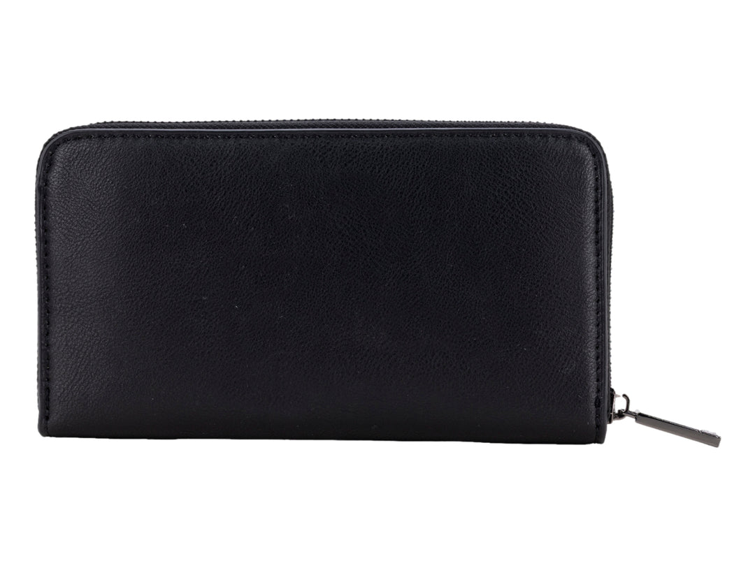 Cartera Cloe de color negro con cierre perimetral y logotipo metálico en el centro.