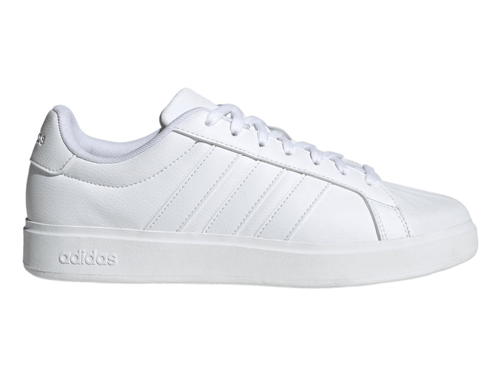 Tenis Adidas Streettalk color blanco total con suela blanca y cordones coordinados.