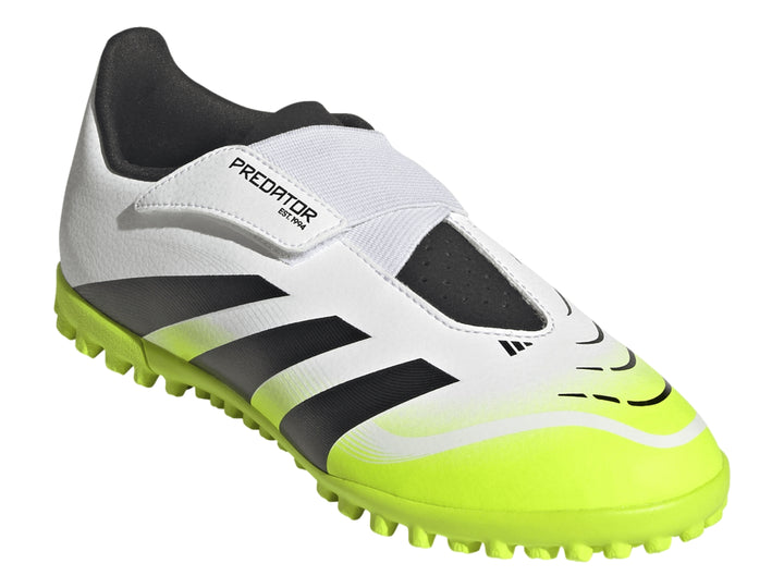 Zapato de fútbol Adidas Predator color blanco con rayas negras y suela amarillo neón.