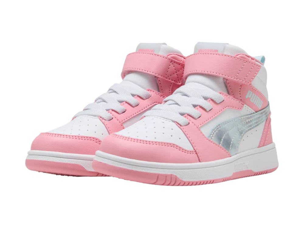 Tenis PUMA Rebound V6 infantiles en color rosa y blanco con detalles en azul claro, estilo botín.