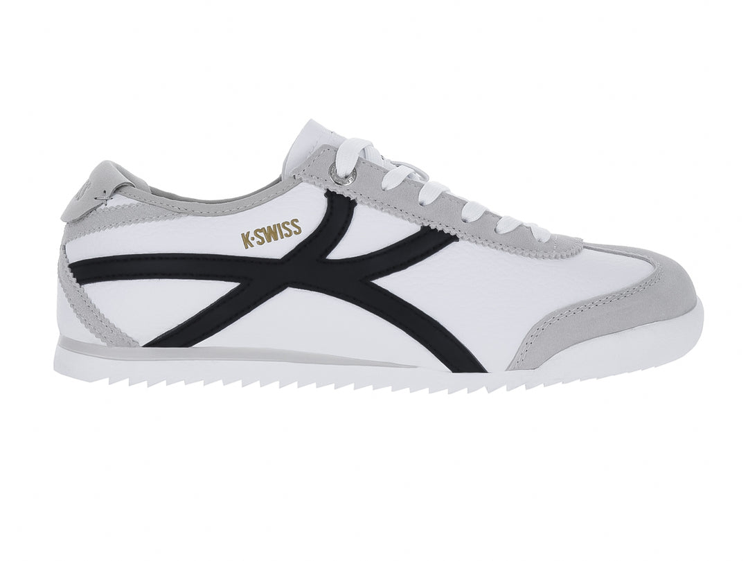 Tenis K-Swiss blancos con franjas negras y detalles en gris en la punta y talón.