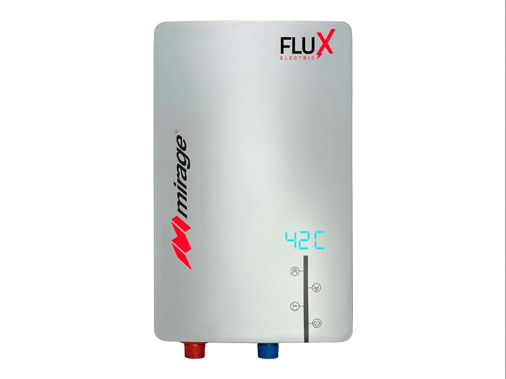 Boiler eléctrico compacto Mirage color plata con pantalla digital de temperatura y conexiones inferiores.