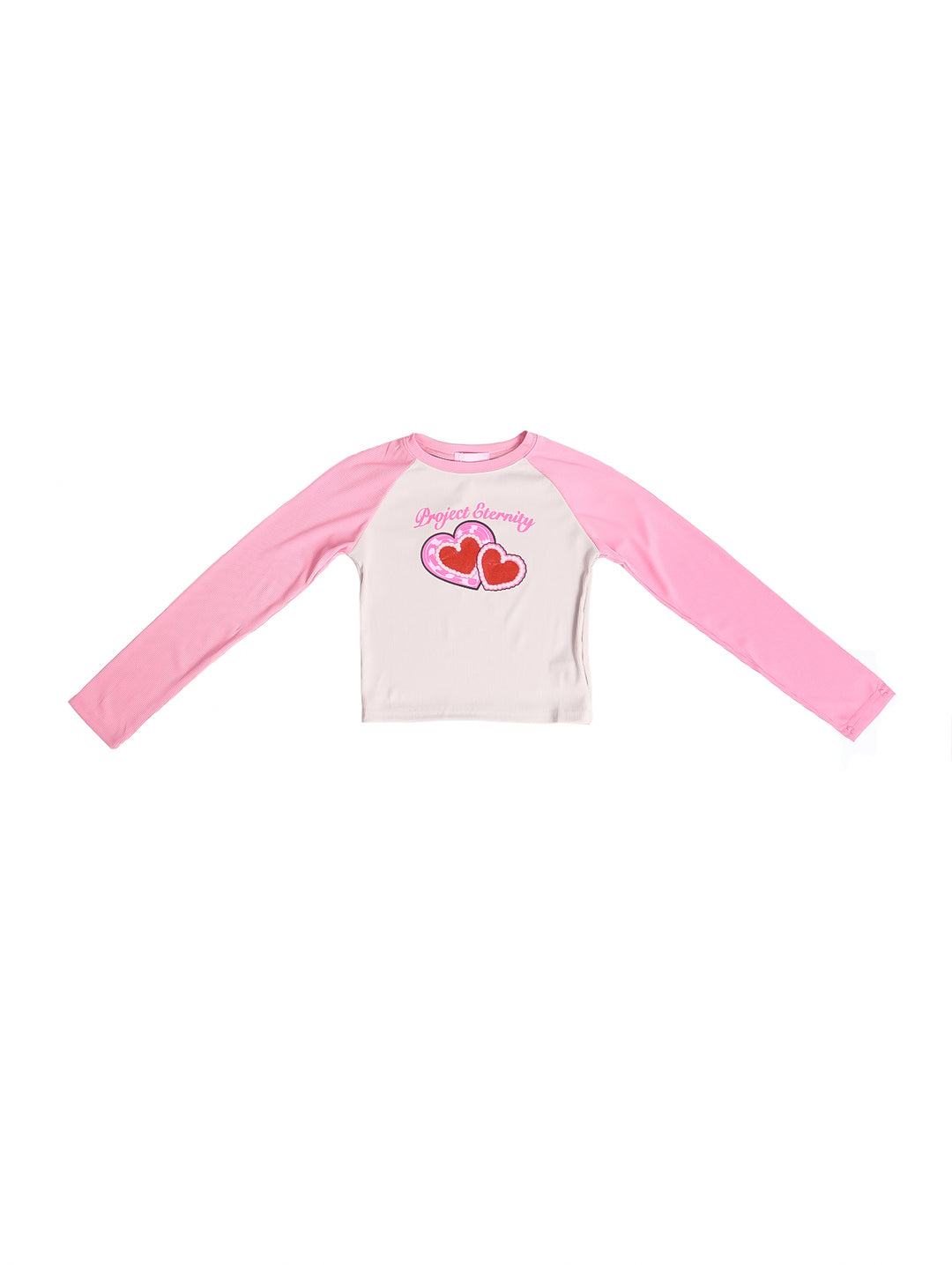 Camiseta de manga larga para niña en colores rosa y gris con estampado de corazones rojos en el pecho.