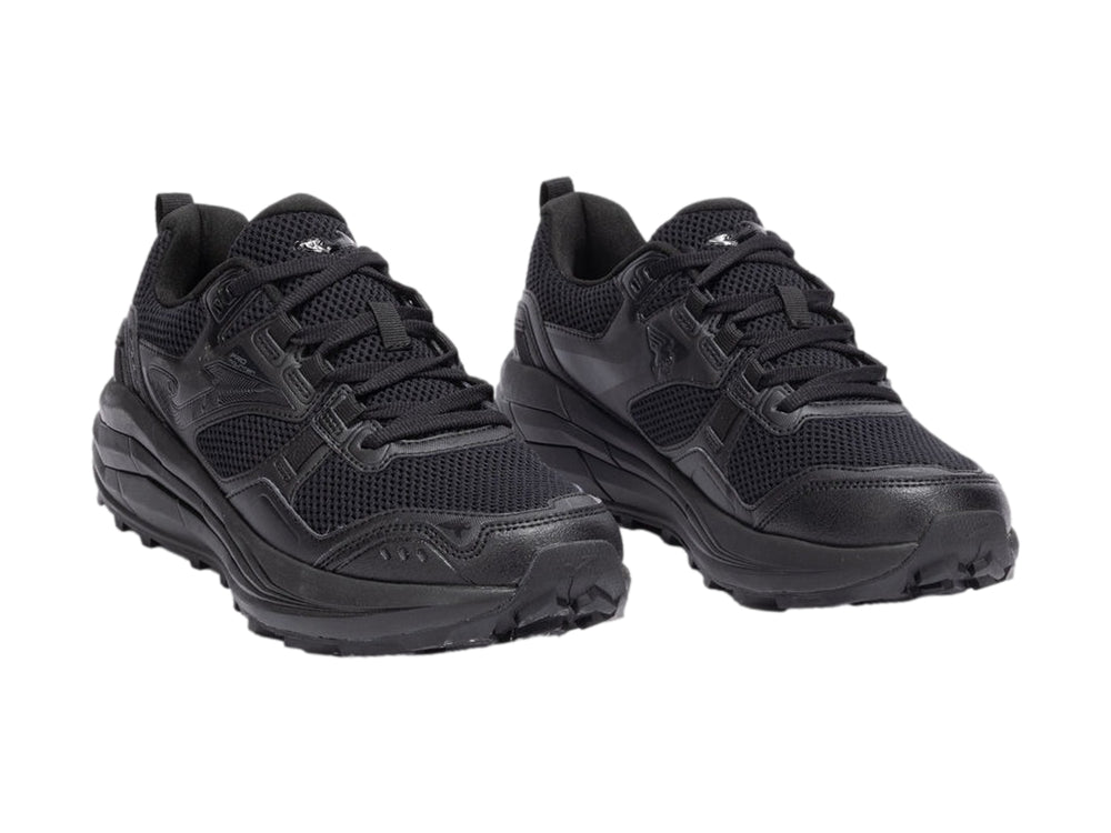 Tenis deportivos Joma TKSHOW en color negro total con malla transpirable y suela robusta para hombre.