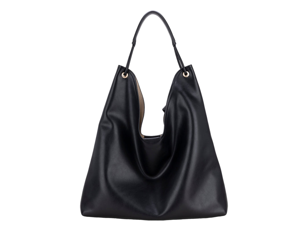 Bolso de hombro Cloe en color negro, material de cuero liso con diseño hobo y asa sencilla.