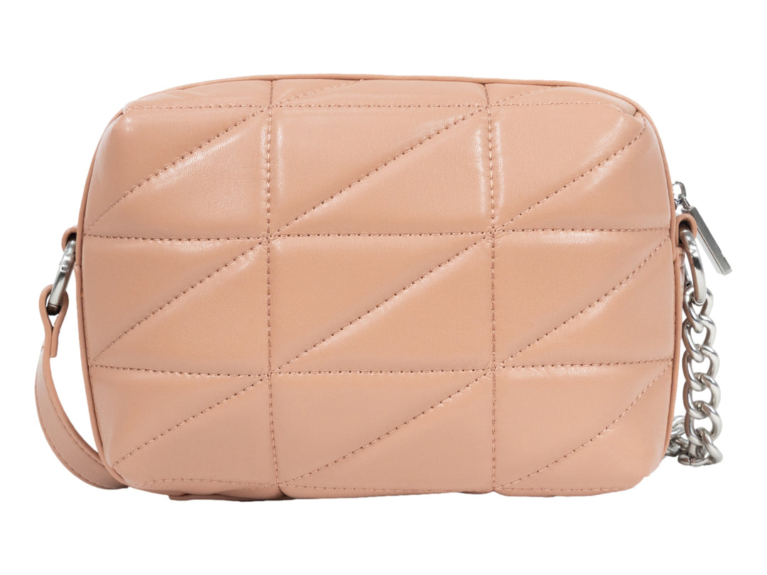 Bolso de hombro Cloe color rosa con diseño acolchado, herrajes plateados y correa de cadena.