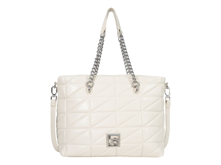 Bolso de hombro Cloe color beige con textura acolchada geométrica y asas de cadena plateada.
