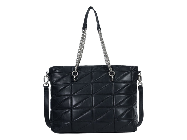 Bolso de hombro Cloe color negro con diseño acolchado geométrico, asas de cadena plateada y correa larga.