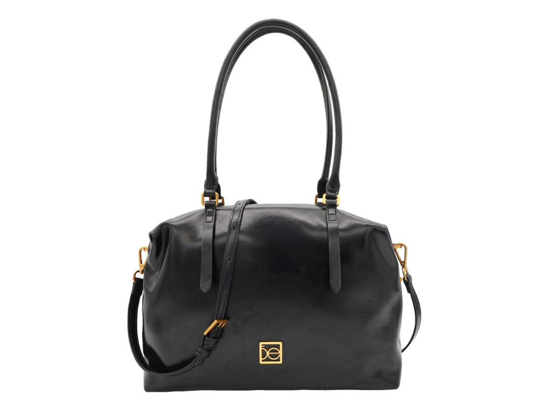 Bolso de hombro Cloe en color negro con detalles y herrajes en tono dorado.