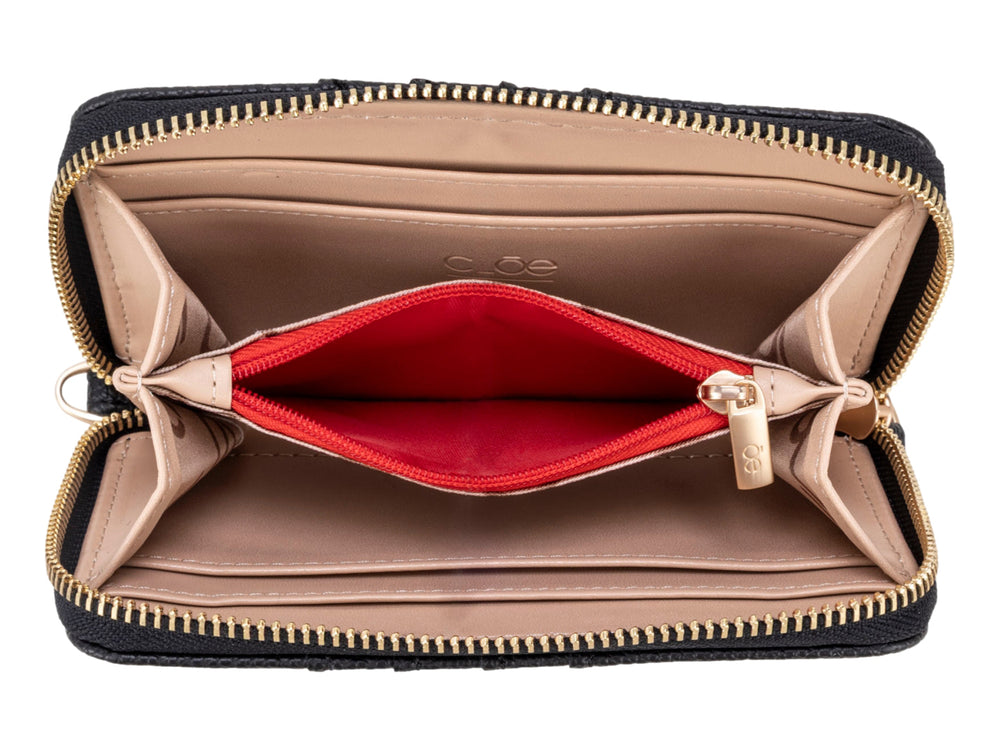 Bolso estilo cartera Cloe en color negro con textura rugosa, correa desmontable y detalles dorados.