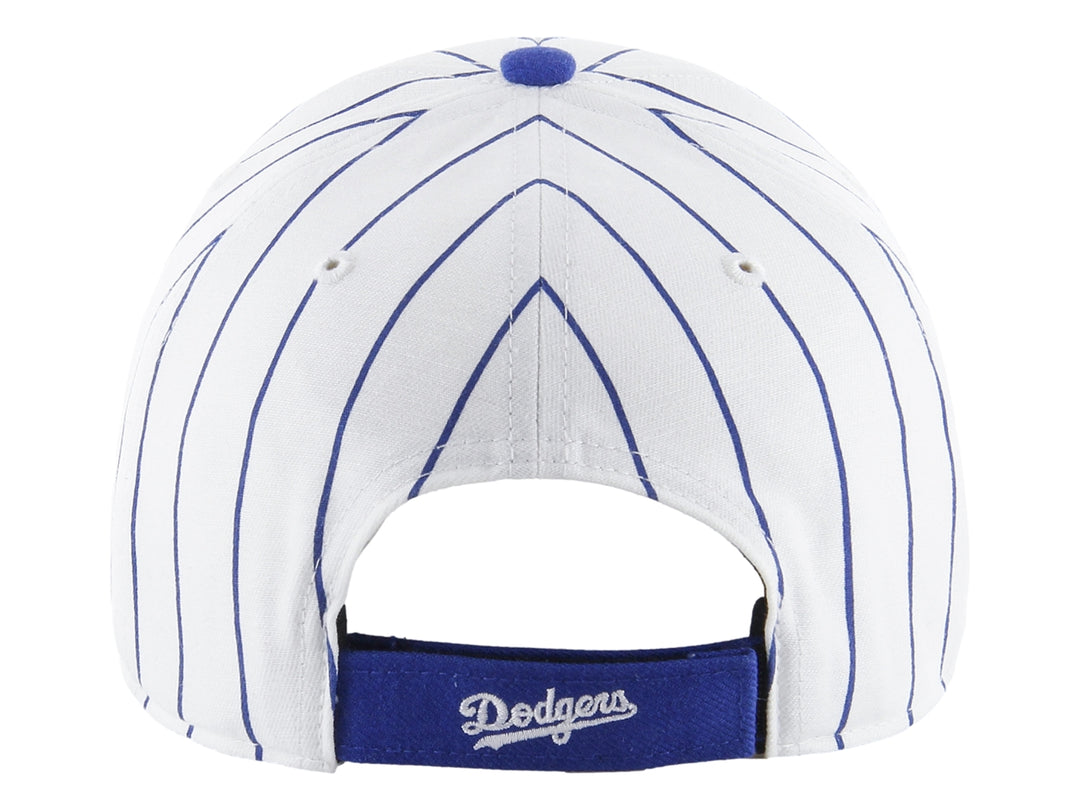 Gorra 47 Brand blanca con rayas azules verticales, visera azul y logotipo LA bordado al frente.