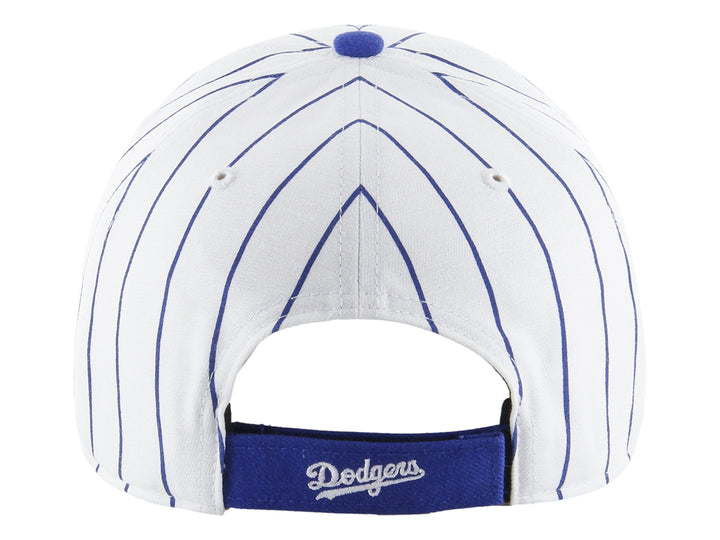 Gorra 47 Brand blanca con rayas azules verticales, visera azul y logotipo LA bordado al frente.