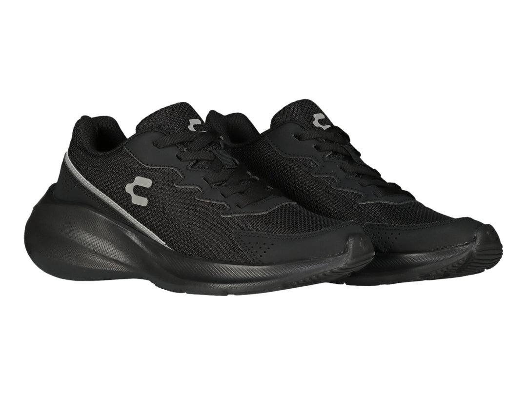 Tenis Charly color negro con detalles en gris, diseño deportivo y casual con suela robusta.