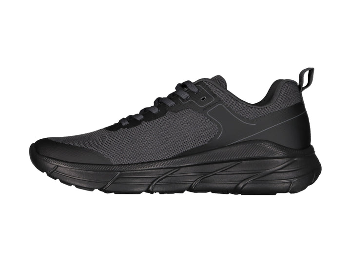 Tenis deportivos Charly en color negro y gris con suela robusta y agujetas negras.