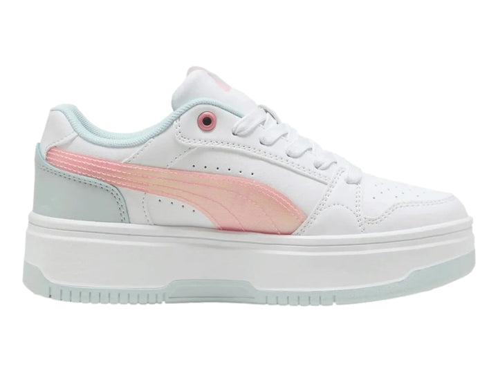 Tenis PUMA blancos con franja rosa y detalles en verde menta, con suela de plataforma elevada.