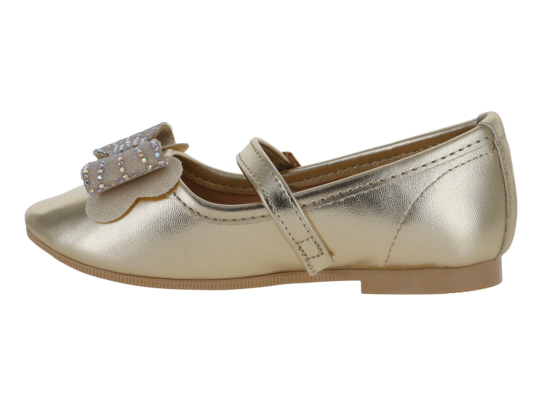 Zapato tipo ballerina color oro inglés para niña con moño decorativo y correa con hebilla.
